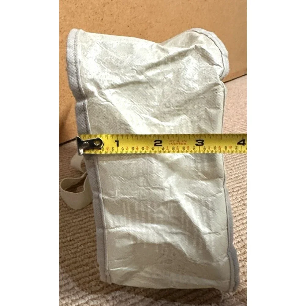 Lululemon small lunch Bag 100% Recycled Polypropylene 9